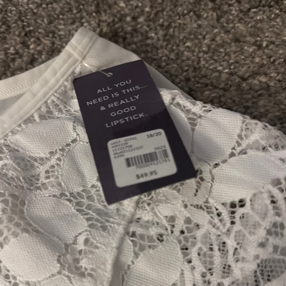 White Lace Women's Top - Picture 2 of 4